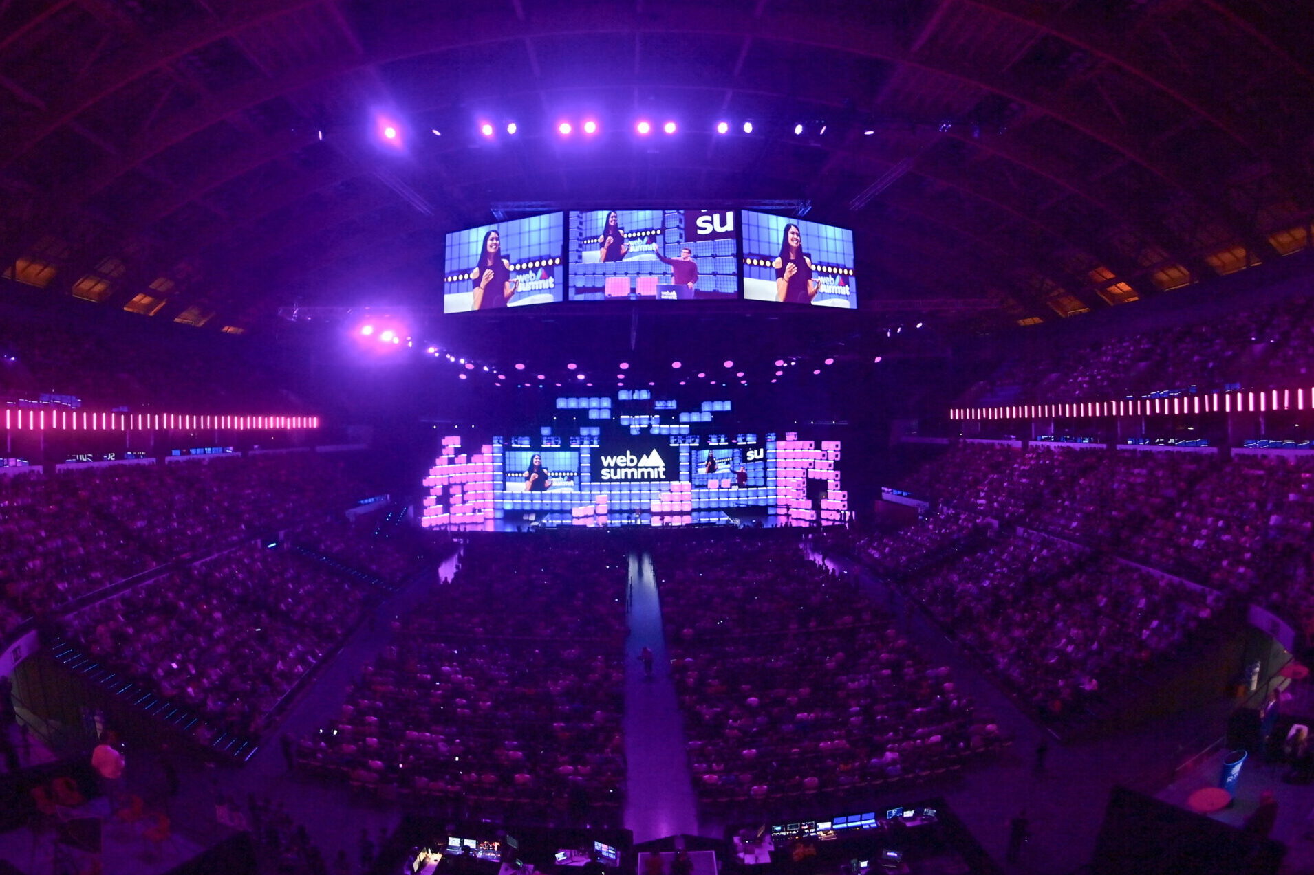 11 November 2024; A general view of Centre Stage during the opening night of Web Summit 2024 at the MEO Arena in Lisbon, Portugal.